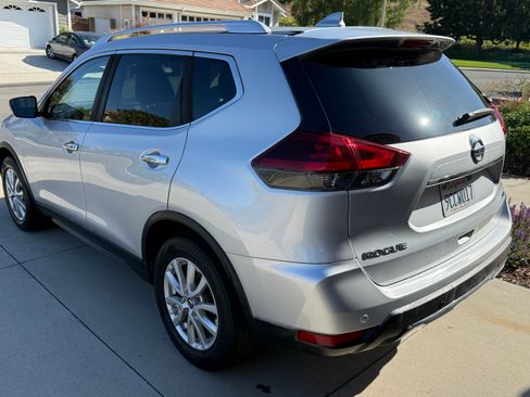 Used 2020 Nissan Rogue SV FWD image 5