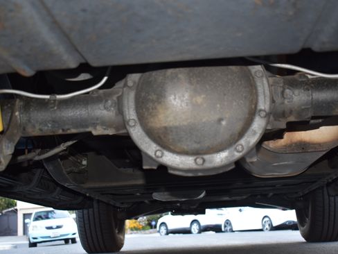 Used 1999 Chevrolet Tahoe 4WD 2-Door w/ Preferred Equipment Group image 28