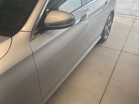 Used 2020 Mercedes-Benz E 350 Sedan image 4