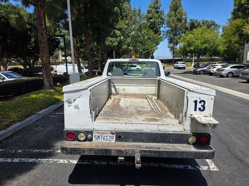 Used 1997 Ford F250 2WD Regular Cab Heavy Duty image 9