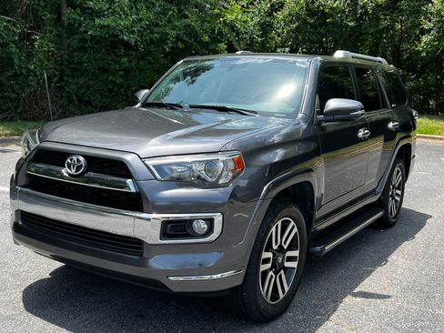 Used 2017 Toyota 4Runner Limited AWD/4WD image 4
