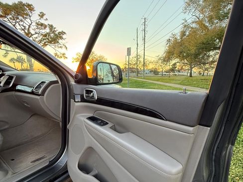 Used 2012 Jeep Grand Cherokee Altitude image 10