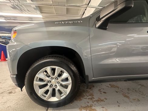 Used 2020 Chevrolet Silverado 1500 Custom w/ Custom Value Package RWD image 19