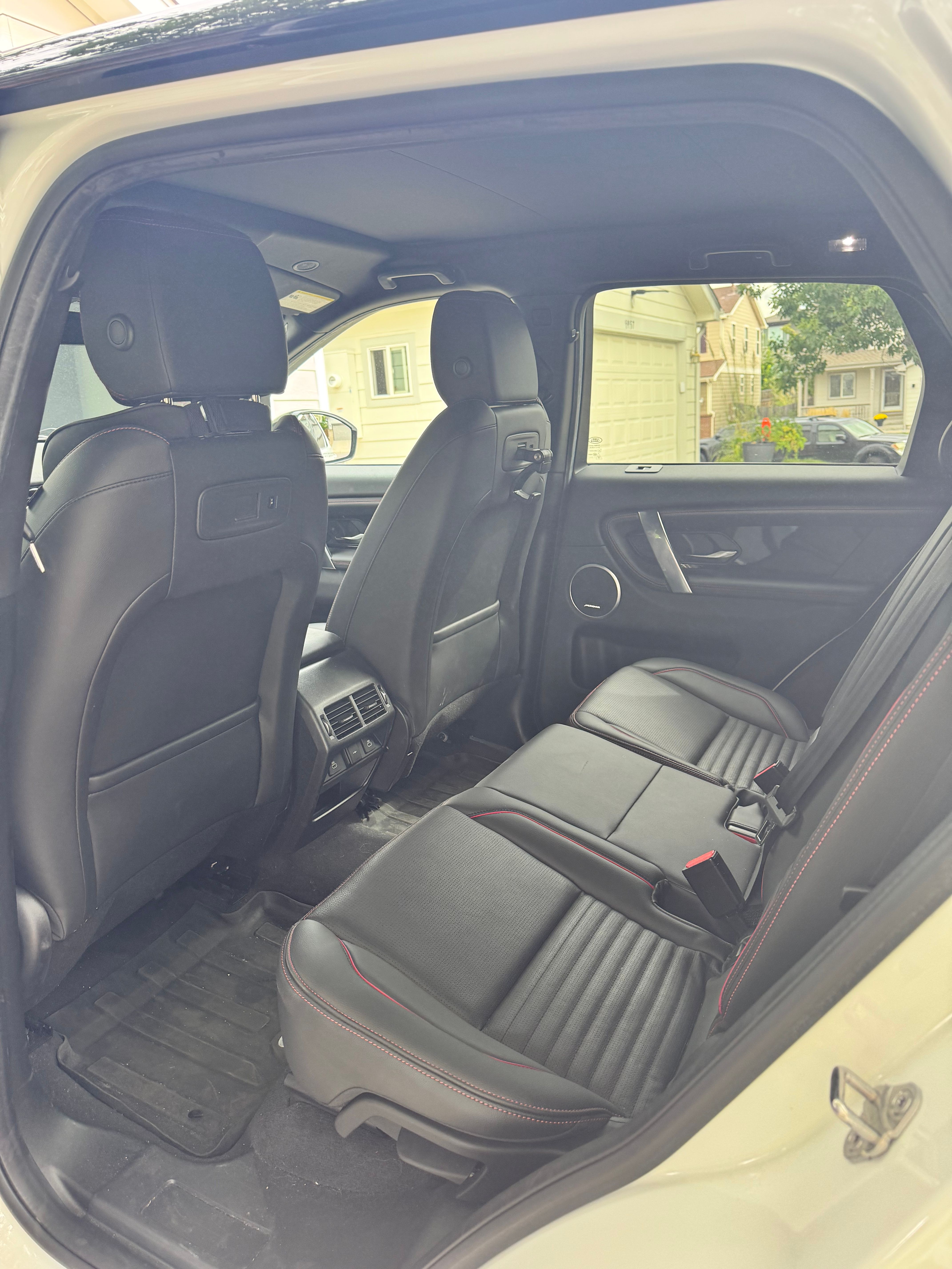 Used 2023 Land Rover Discovery Sport S R-Dynamic AWD/4WD image 6