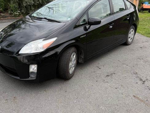 Used 2010 Toyota Prius Three FWD image 2