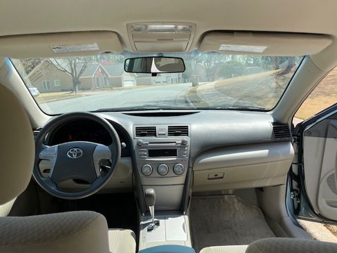 Used 2011 Toyota Camry LE w/ LE Extra-Value Pkg image 10