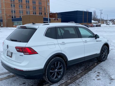 Used 2022 Volkswagen Tiguan SE image 5