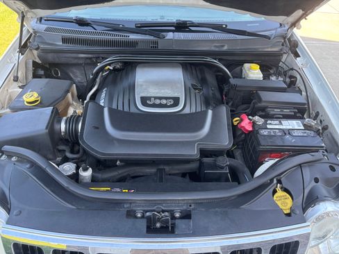 Used 2005 Jeep Grand Cherokee Limited AWD/4WD image 13