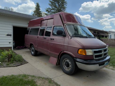 Used 1998 Dodge B3500 RWD image 1