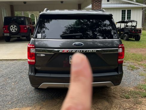 Used 2020 Ford Expedition XLT w/ Equipment Group 202A image 6