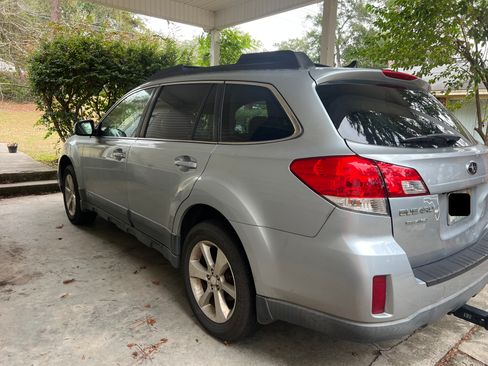 Used 2014 Subaru Outback 2.5i Limited w/ Moonroof Package image 6