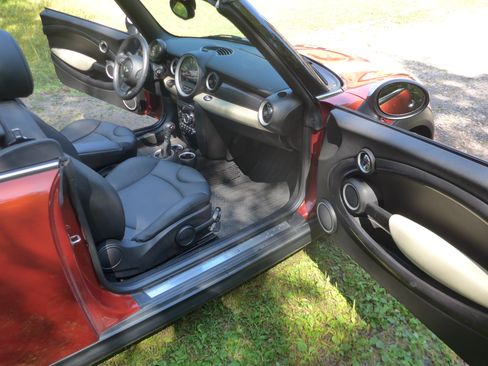 Used 2015 MINI Cooper S image 9