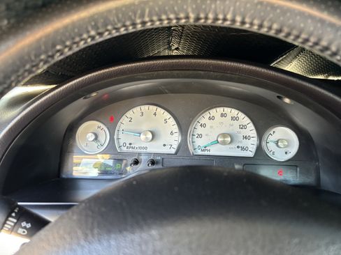 Used 2004 Ford Thunderbird image 11