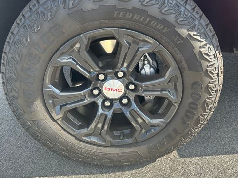 Used 2023 GMC Canyon Elevation w/ Trailering Package image 8