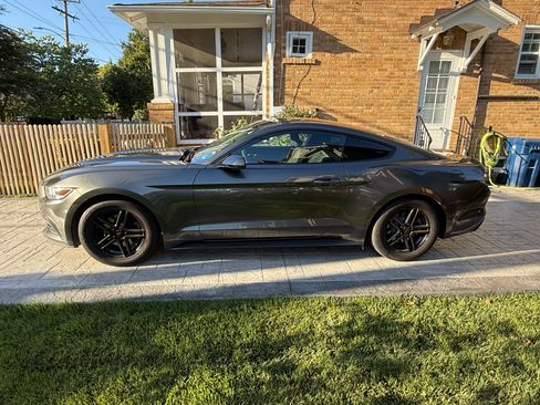 Used 2017 Ford Mustang Coupe image 11