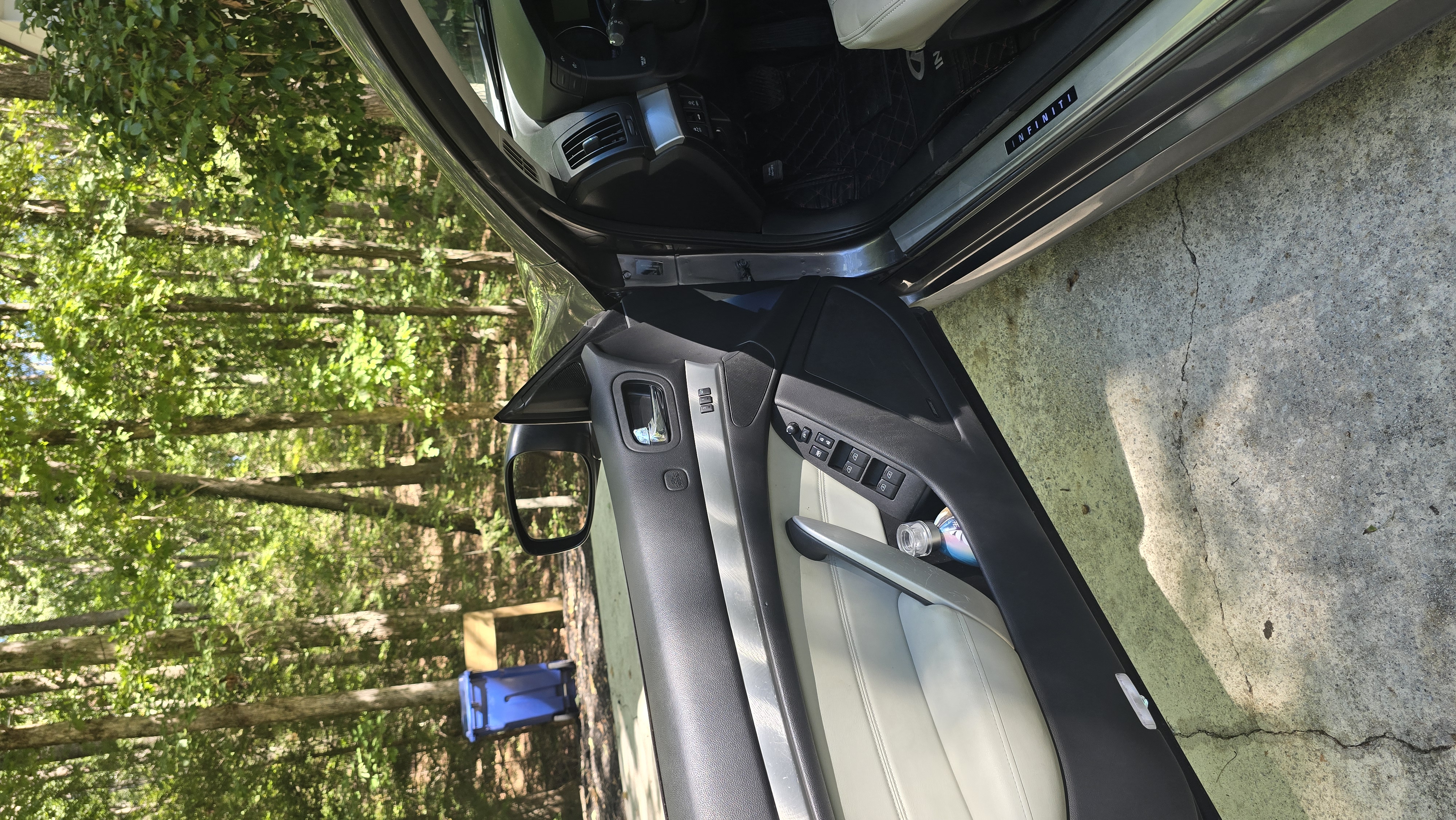 Used 2012 INFINITI G37 Convertible w/ Premium Pkg RWD image 10