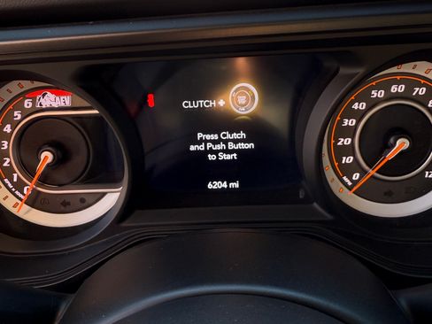 Used 2024 Jeep Wrangler Unlimited Rubicon image 12