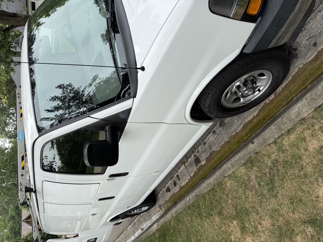 Used 2018 Chevrolet Express 2500 w/ Driver Convenience Package RWD image 6