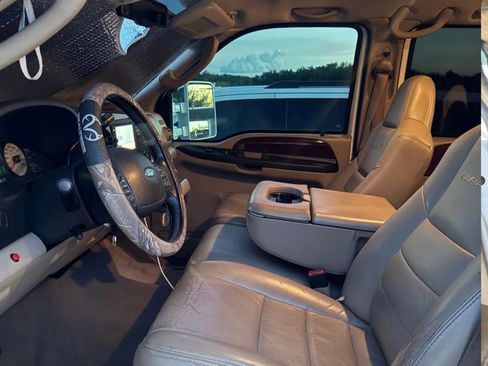 Used 2007 Ford F250 Lariat image 9