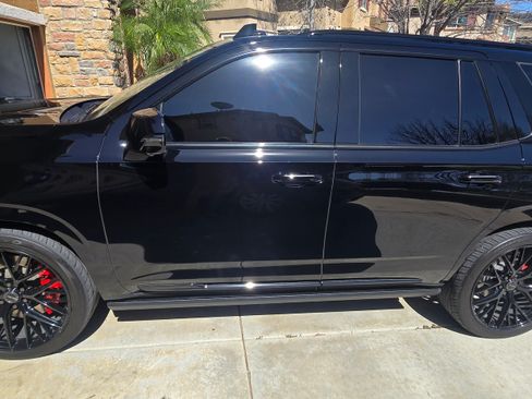 Used 2023 Cadillac Escalade Sport Platinum w/ LPO, ONYX Package image 9