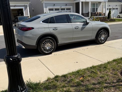 Used 2025 Mercedes-Benz GLC 300 4MATIC image 12