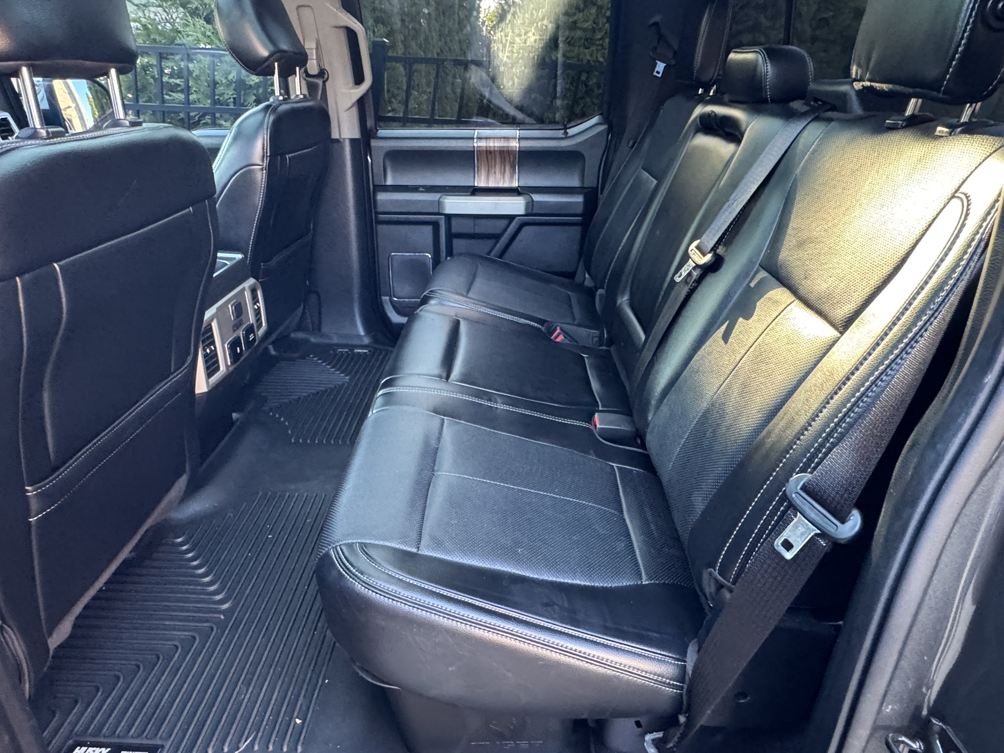 Used 2018 Ford F150 Lariat w/ Equipment Group 502A Luxury AWD/4WD image 19