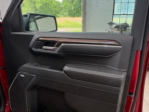 Used 2024 Chevrolet Silverado 1500 LT Trail Boss w/ Convenience Package II AWD/4WD image 11