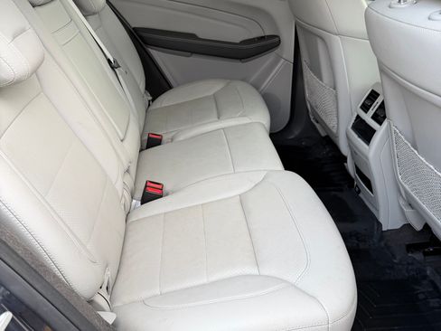 Used 2014 Mercedes-Benz ML 350 BlueTEC 4MATIC image 21