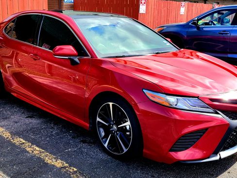 Used 2019 Toyota Camry XSE image 1