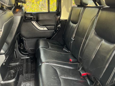 Used 2013 Jeep Wrangler Unlimited Sahara w/ Dual Top Group image 8