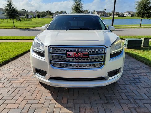 Used 2014 GMC Acadia Denali image 2