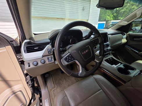 Used 2015 GMC Yukon SLT w/ Open Road Package AWD/4WD image 10