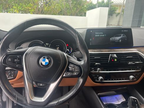 Used 2018 BMW 530i xDrive AWD/4WD image 11