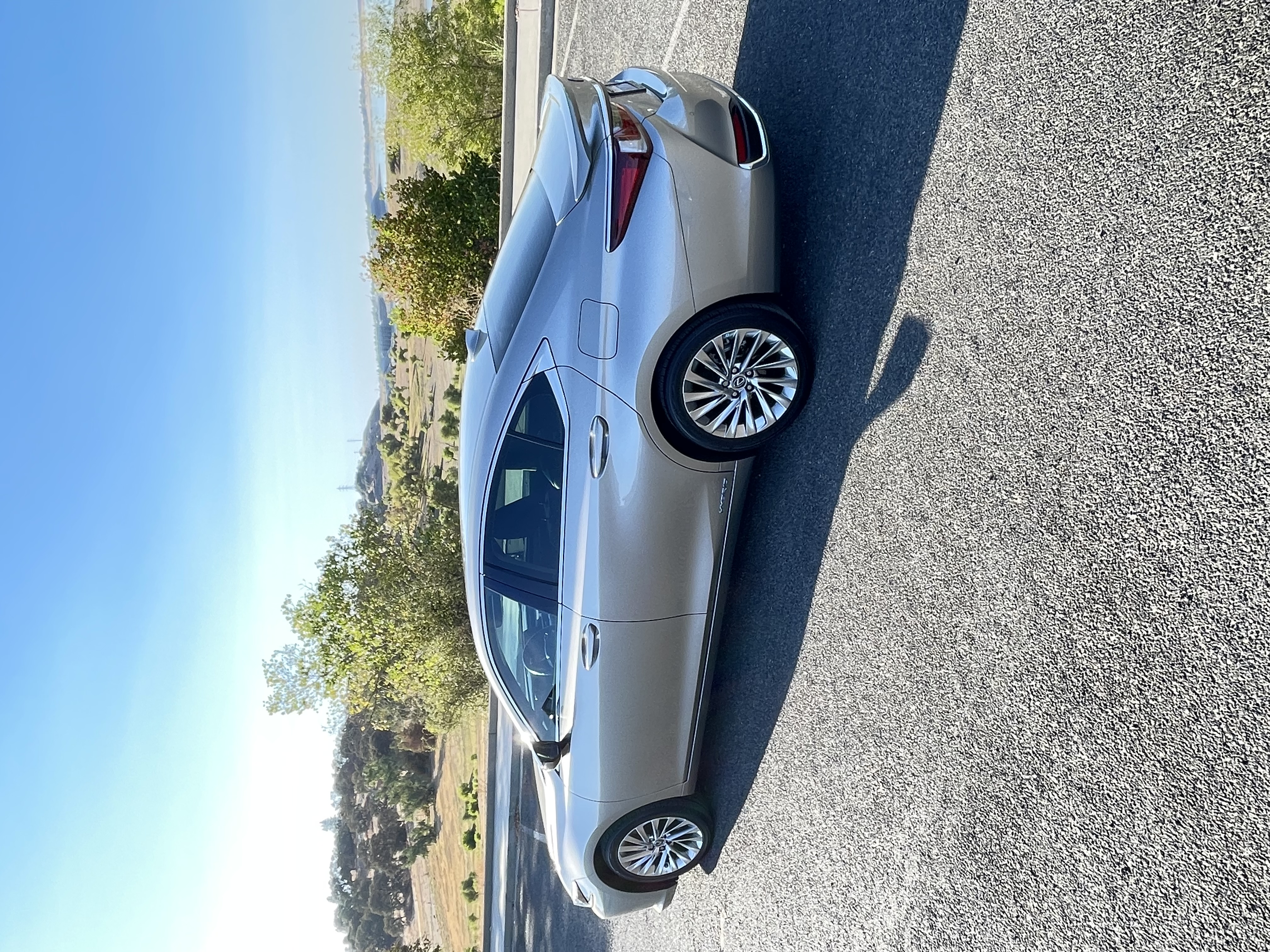 Used 2020 Lexus ES 300h w/ Accessory Package 2 FWD image 15