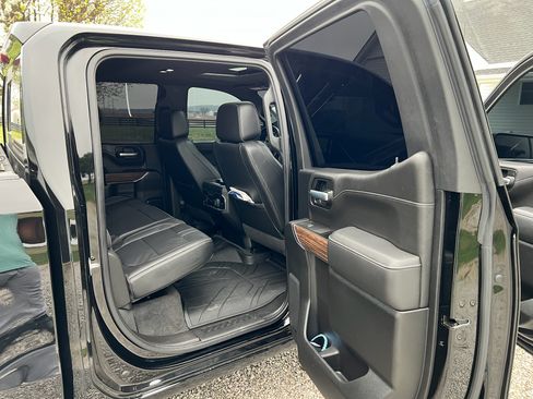 Used 2021 Chevrolet Silverado 1500 High Country w/ Technology Package AWD/4WD image 15