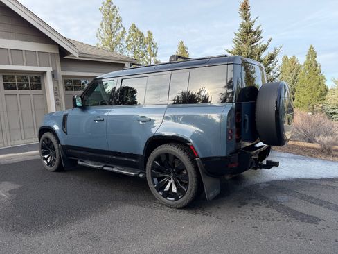 Used 2022 Land Rover Defender 110 X-Dynamic HSE image 9