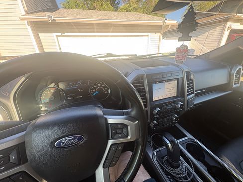 Used 2017 Ford F150 Platinum w/ Technology Package AWD/4WD image 16