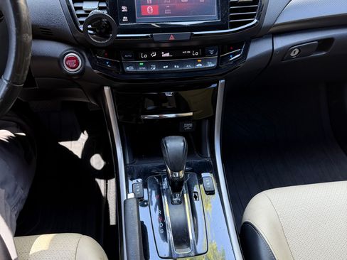 Used 2017 Honda Accord EX-L image 8