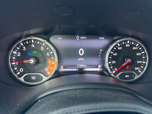 Used 2018 Jeep Renegade Trailhawk w/ Safety & Security Group AWD/4WD image 8