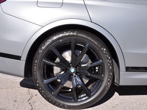 Used 2025 BMW X7 M60i w/ M Sport Professional Package image 16