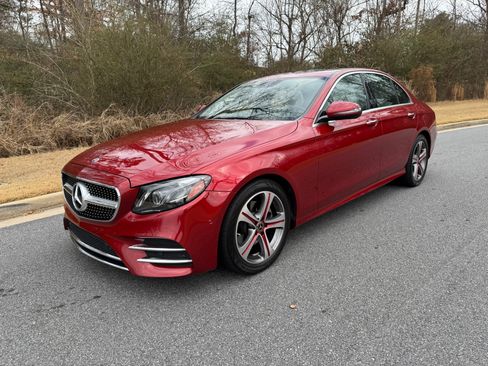 Used 2018 Mercedes-Benz E 300 image 1