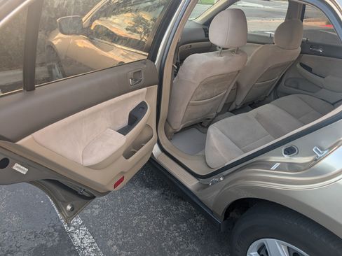 Used 2005 Honda Accord LX image 15
