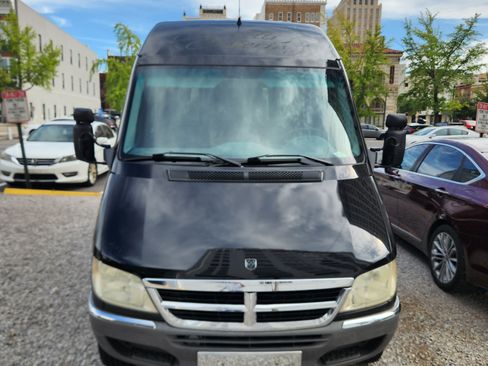 Used 2004 Dodge Sprinter 2500 w/ PWR Convenience Group image 17