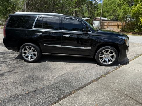 Used 2016 Cadillac Escalade Premium image 4