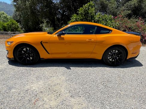 Used 2018 Ford Mustang Shelby GT350 w/ Electronics Package image 2
