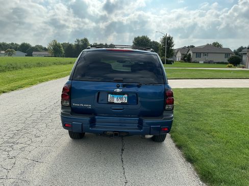 Used 2005 Chevrolet TrailBlazer LS w/ LS Preferred Equipment Group AWD/4WD image 4
