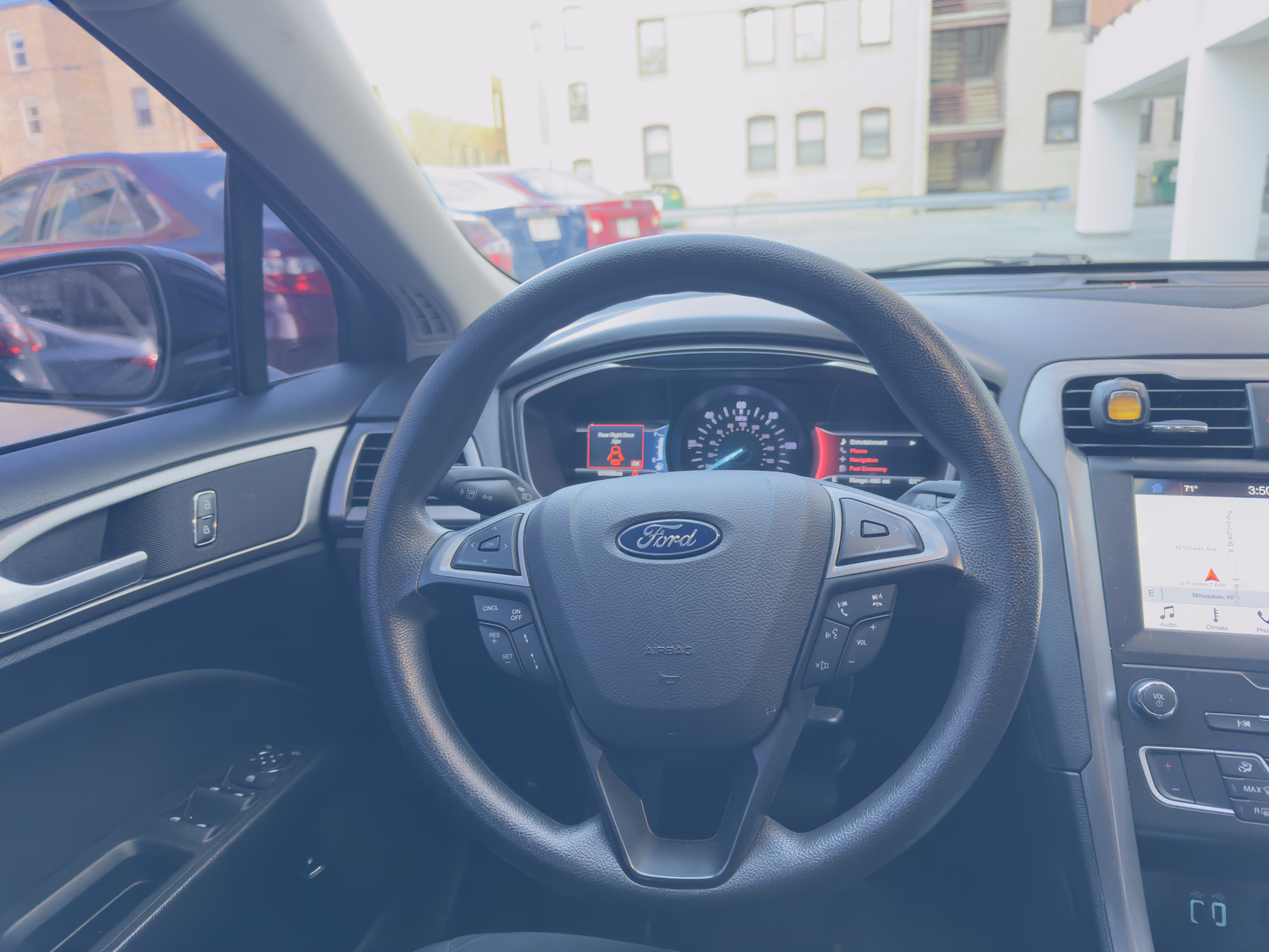 Used 2019 Ford Fusion SE FWD image 10