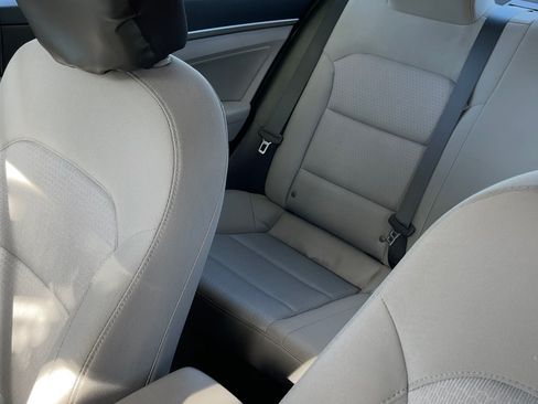 Used 2018 Hyundai Elantra SEL image 5