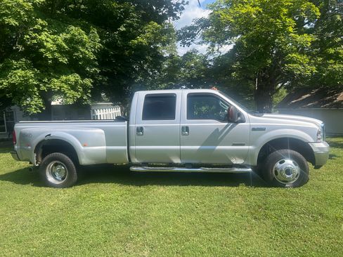 Used 2006 Ford F350 Lariat AWD/4WD image 1