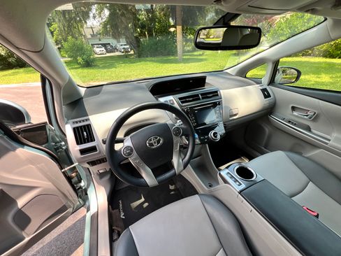Used 2015 Toyota Prius V Four FWD image 17